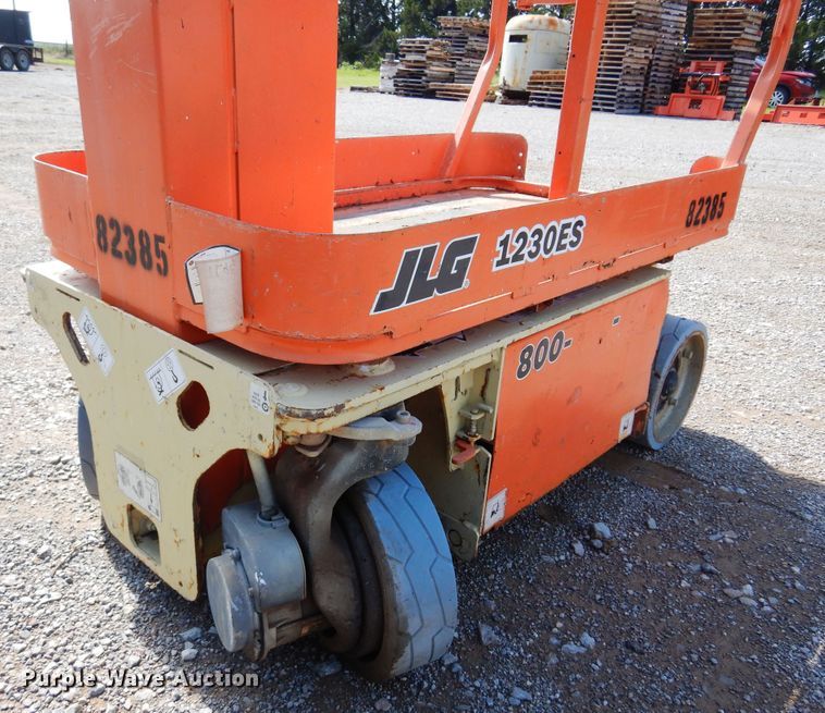 image for item DN0358 2007 JLG 1230ES  scissor lift