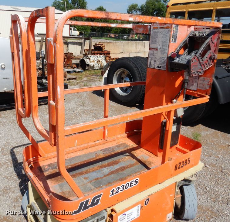 image for item DN0358 2007 JLG 1230ES  scissor lift