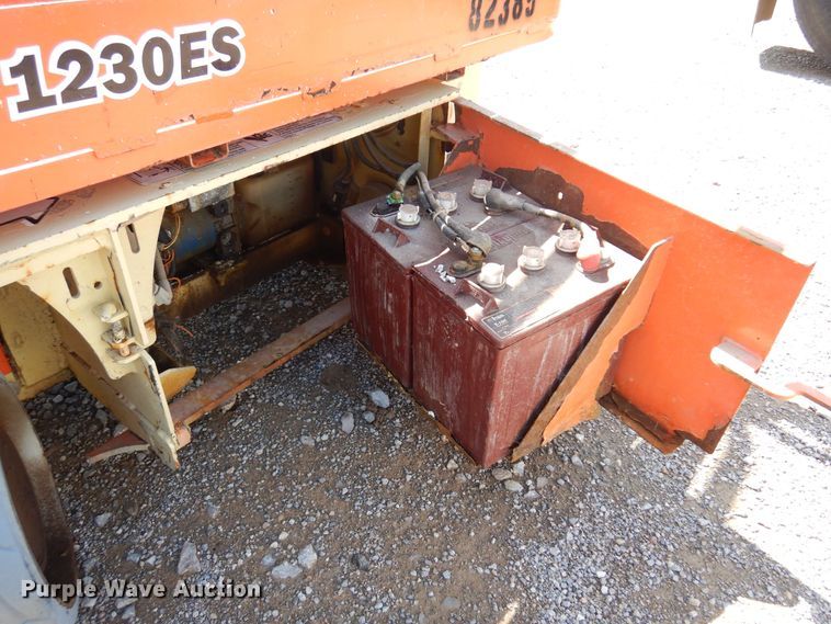 image for item DN0358 2007 JLG 1230ES  scissor lift