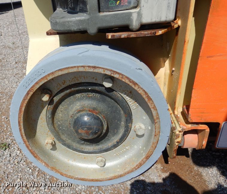 image for item DN0358 2007 JLG 1230ES  scissor lift