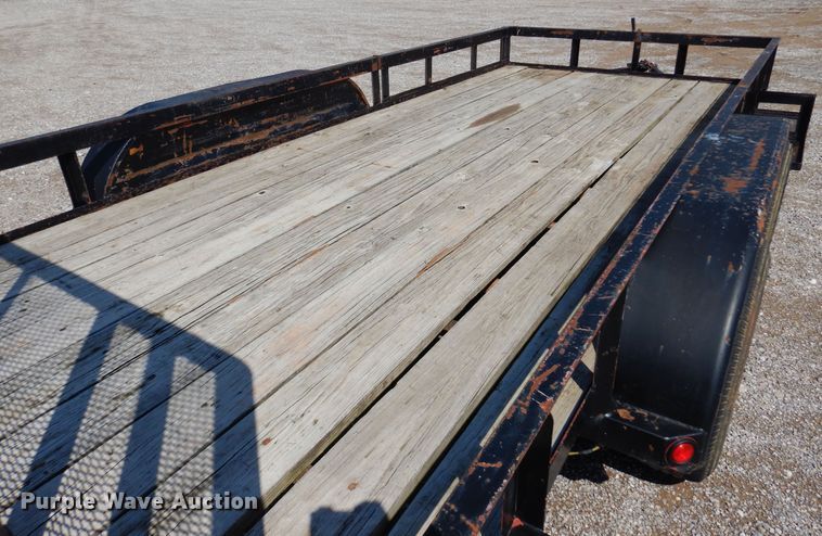 image for item DN0359 2004 Lonestar  utility trailer