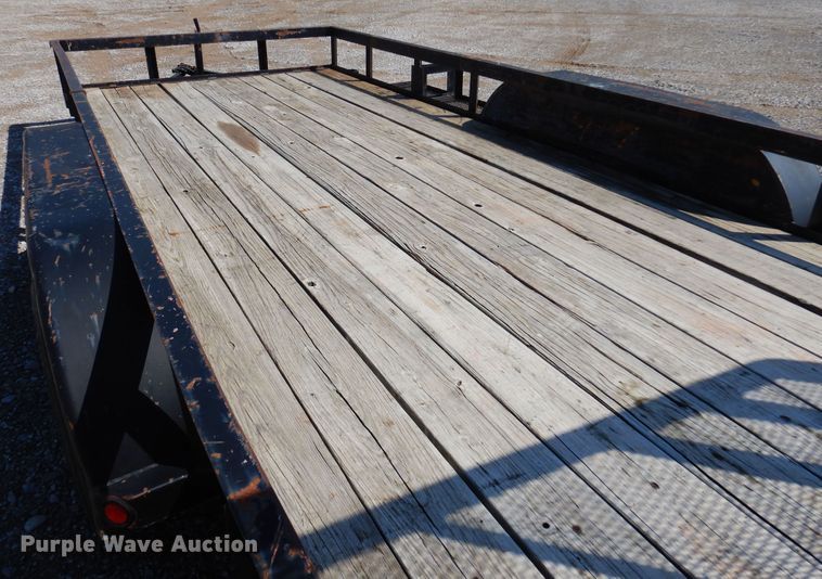 image for item DN0359 2004 Lonestar  utility trailer