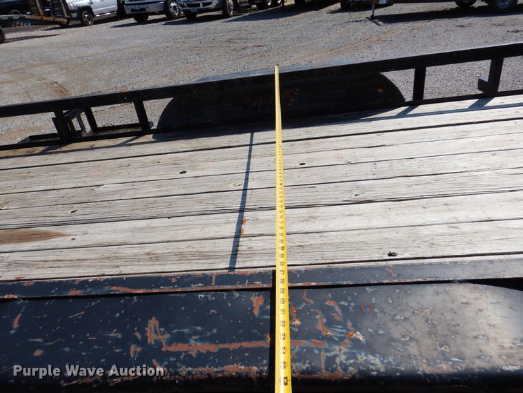 image for item DN0359 2004 Lonestar  utility trailer