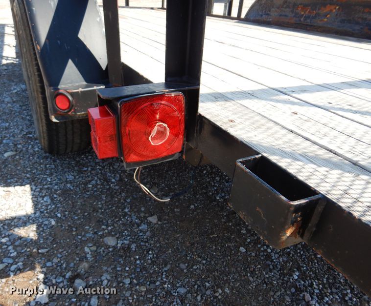 image for item DN0359 2004 Lonestar  utility trailer