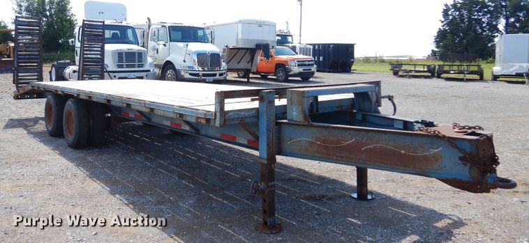 image for item DN0363 1999 Starlite  Equipment trailer