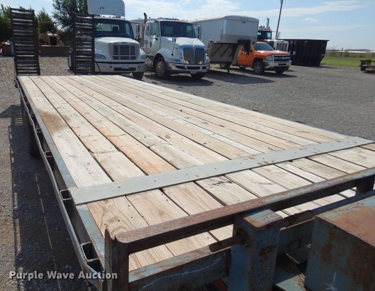 image for item DN0363 1999 Starlite  Equipment trailer
