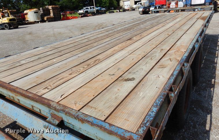 image for item DN0363 1999 Starlite  Equipment trailer