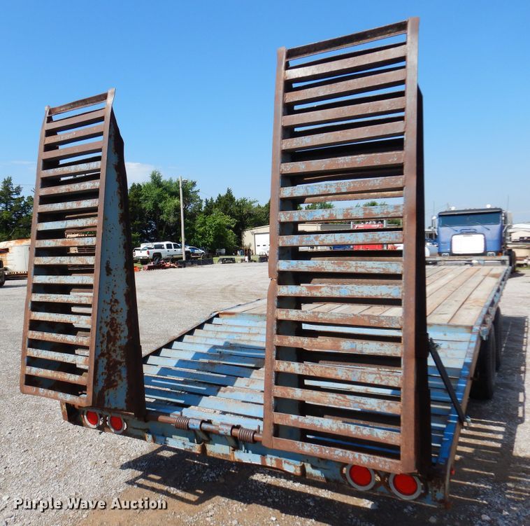 image for item DN0363 1999 Starlite  Equipment trailer