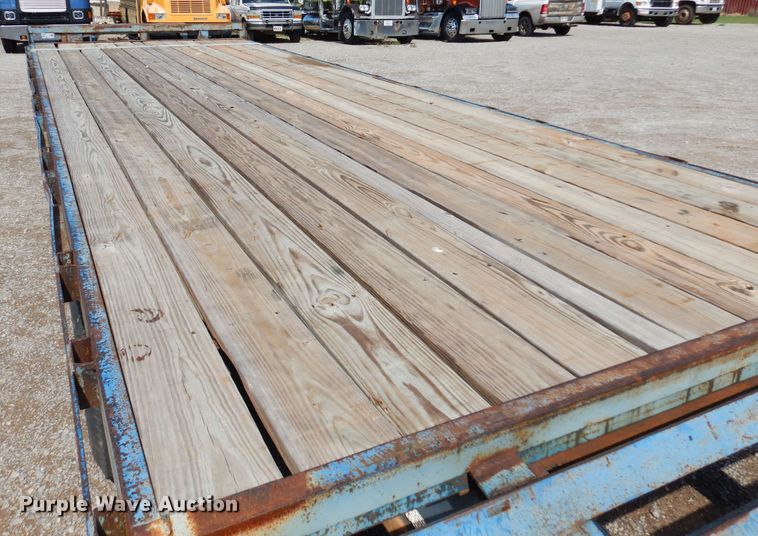 image for item DN0363 1999 Starlite  Equipment trailer