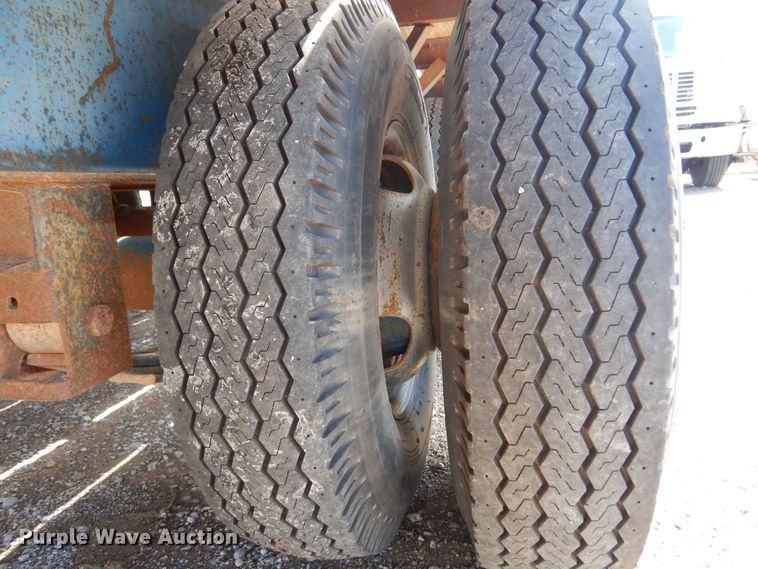 image for item DN0363 1999 Starlite  Equipment trailer