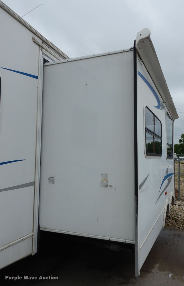 image for item DN1561 2010 Holiday Rambler Campmaster  camper