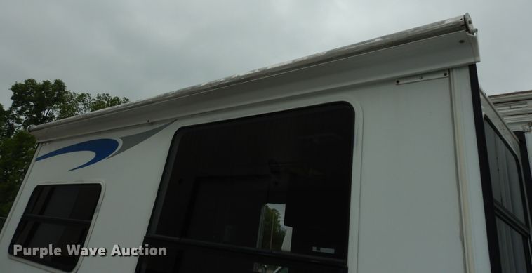 image for item DN1561 2010 Holiday Rambler Campmaster  camper