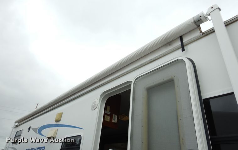 image for item DN1561 2010 Holiday Rambler Campmaster  camper