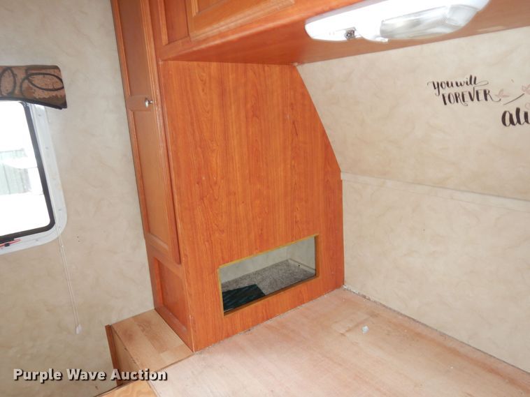 image for item DN1561 2010 Holiday Rambler Campmaster  camper