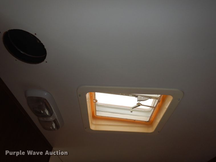 image for item DN1561 2010 Holiday Rambler Campmaster  camper