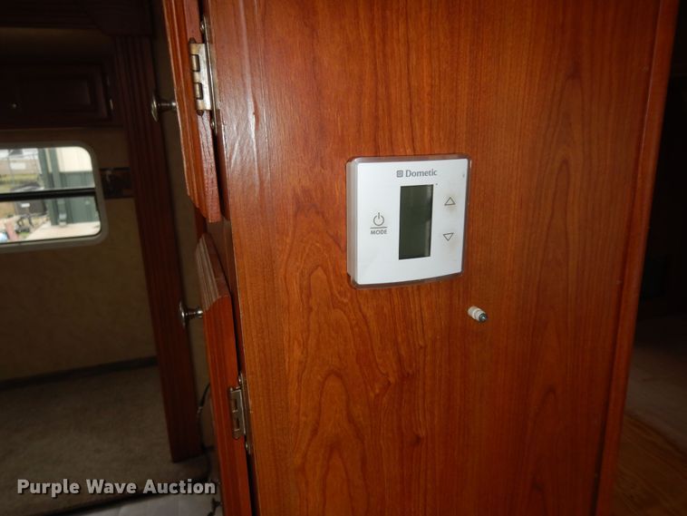 image for item DN1561 2010 Holiday Rambler Campmaster  camper