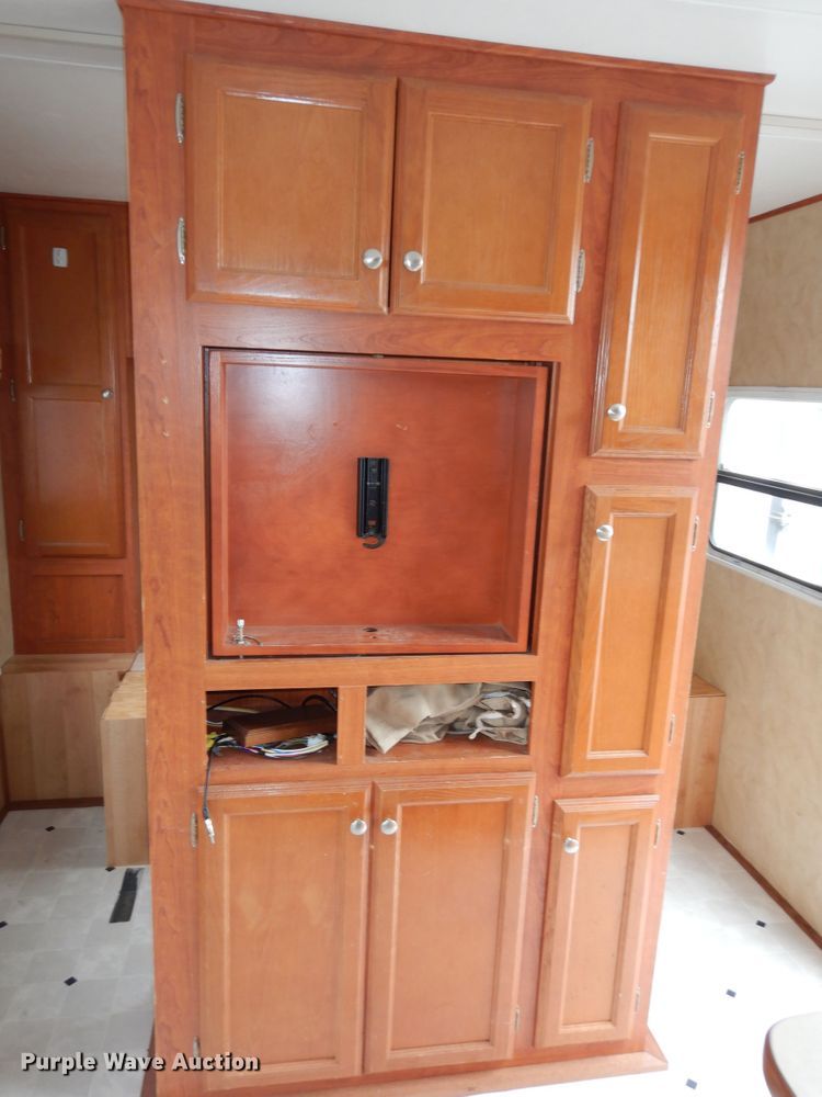 image for item DN1561 2010 Holiday Rambler Campmaster  camper