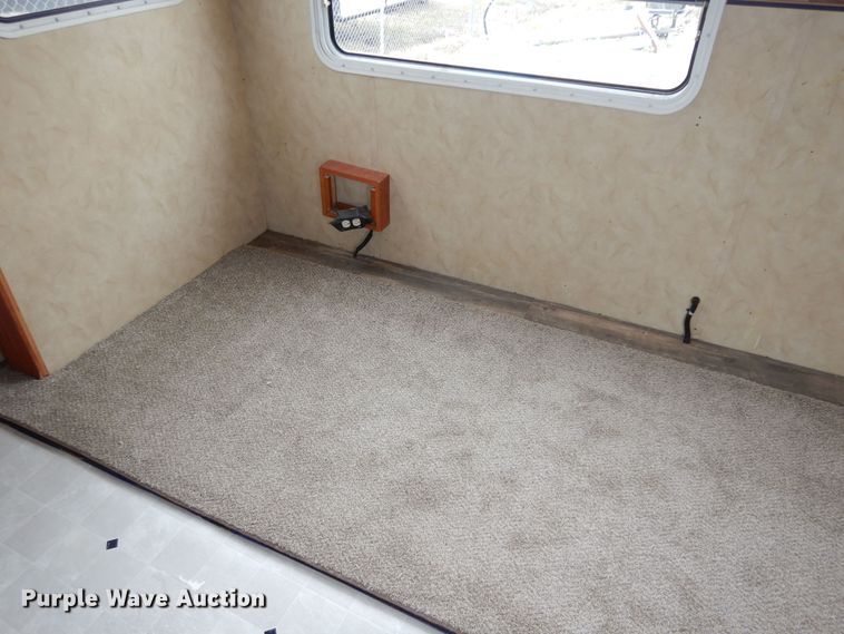 image for item DN1561 2010 Holiday Rambler Campmaster  camper