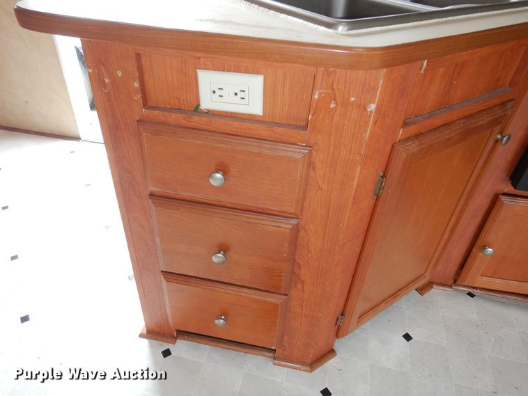 image for item DN1561 2010 Holiday Rambler Campmaster  camper