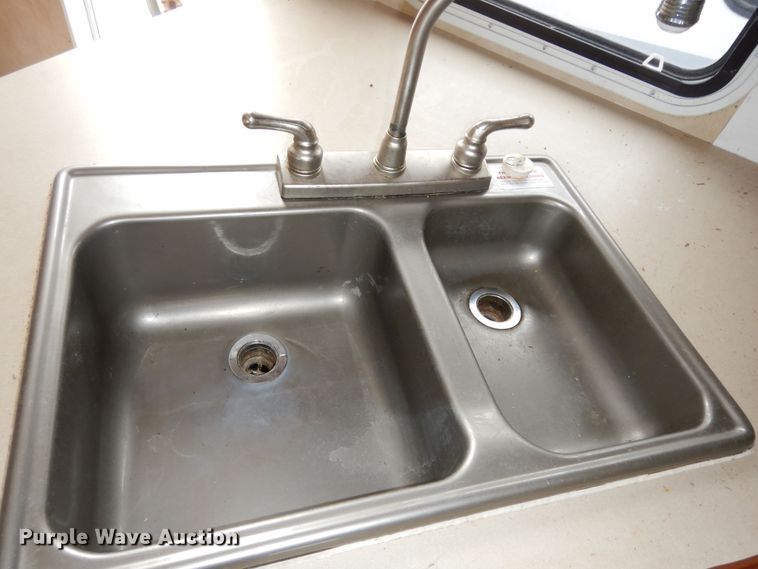 image for item DN1561 2010 Holiday Rambler Campmaster  camper