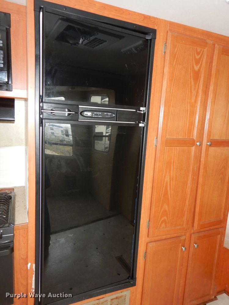 image for item DN1561 2010 Holiday Rambler Campmaster  camper