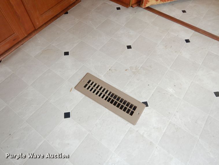 image for item DN1561 2010 Holiday Rambler Campmaster  camper