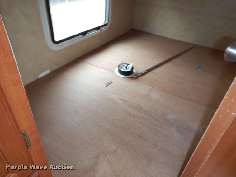 image for item DN1561 2010 Holiday Rambler Campmaster  camper