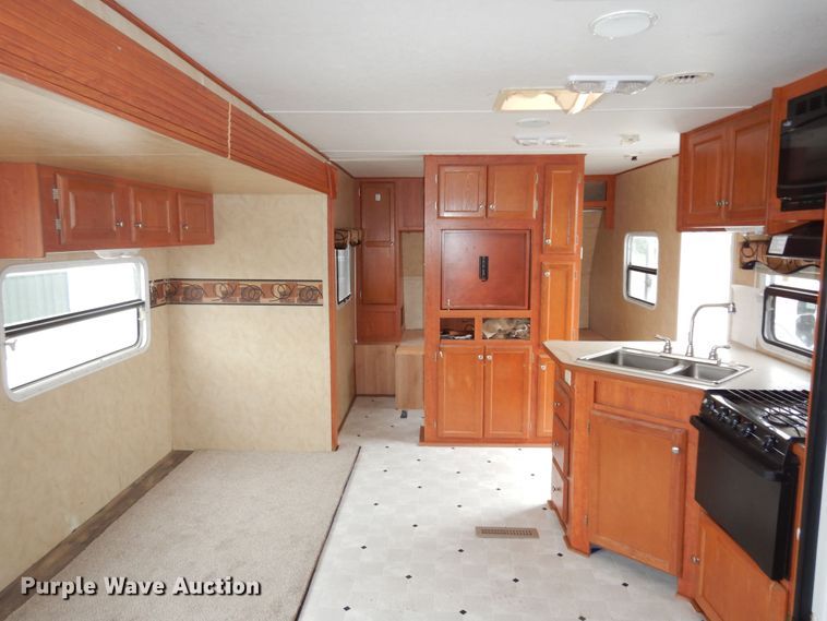 image for item DN1561 2010 Holiday Rambler Campmaster  camper