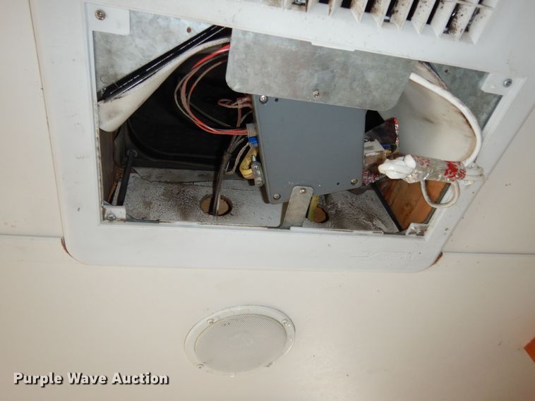 image for item DN1561 2010 Holiday Rambler Campmaster  camper