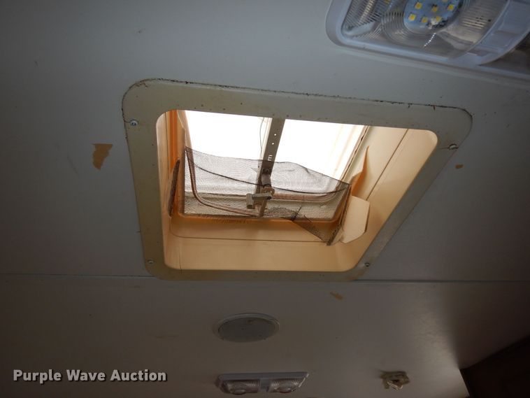 image for item DN1561 2010 Holiday Rambler Campmaster  camper