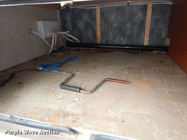 image for item DN1561 2010 Holiday Rambler Campmaster  camper