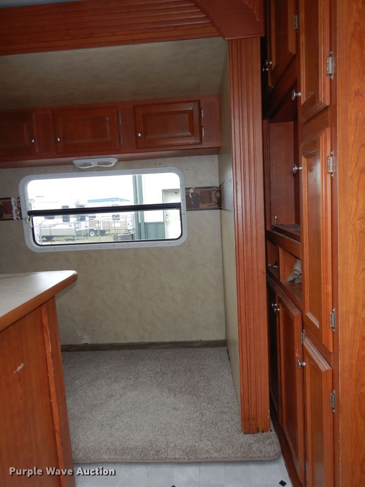 image for item DN1561 2010 Holiday Rambler Campmaster  camper