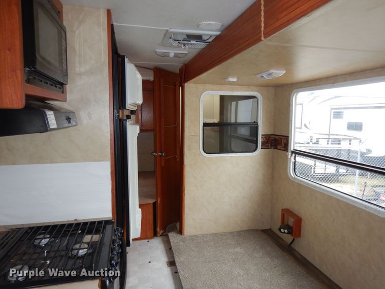 image for item DN1561 2010 Holiday Rambler Campmaster  camper