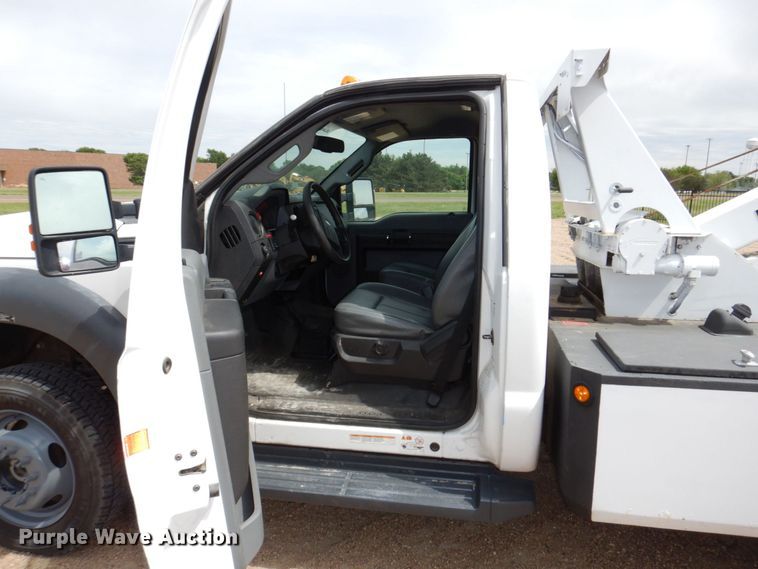image for item DN7492 2014 Ford F550 Super Duty  tow truck