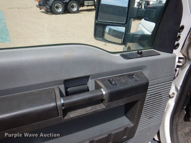 image for item DN7492 2014 Ford F550 Super Duty  tow truck