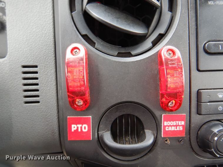 image for item DN7492 2014 Ford F550 Super Duty  tow truck