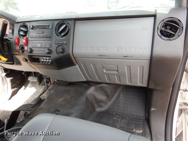 image for item DN7492 2014 Ford F550 Super Duty  tow truck