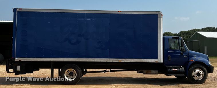 image for item DP4023 2005 International 4300  box truck