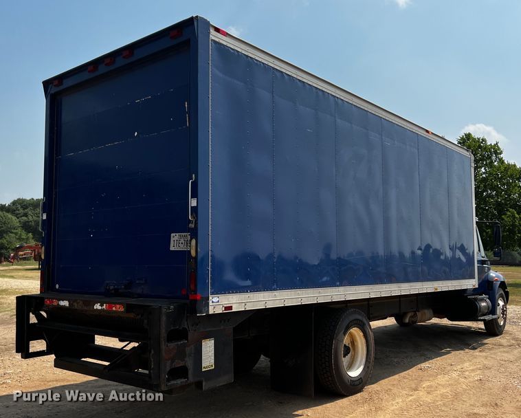 image for item DP4023 2005 International 4300  box truck