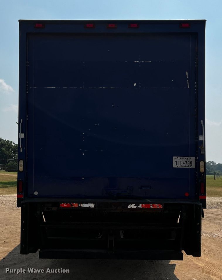 image for item DP4023 2005 International 4300  box truck