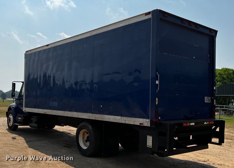 image for item DP4023 2005 International 4300  box truck