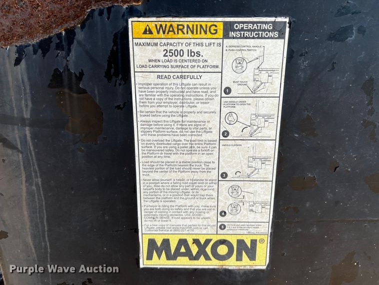 image for item DP4023 2005 International 4300  box truck