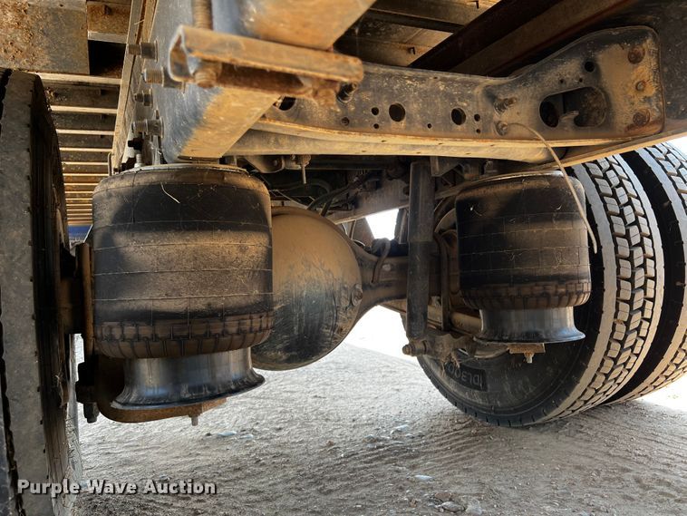 image for item DP4023 2005 International 4300  box truck