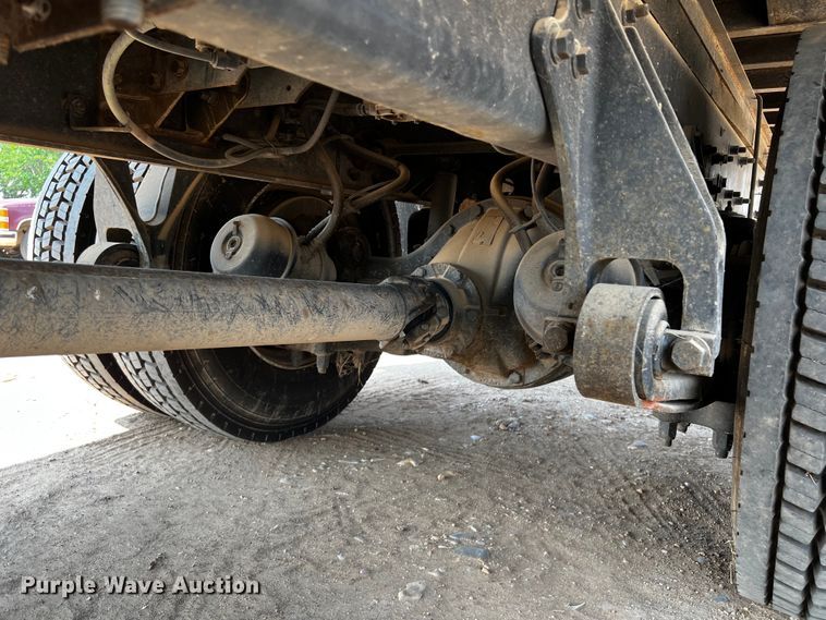 image for item DP4023 2005 International 4300  box truck