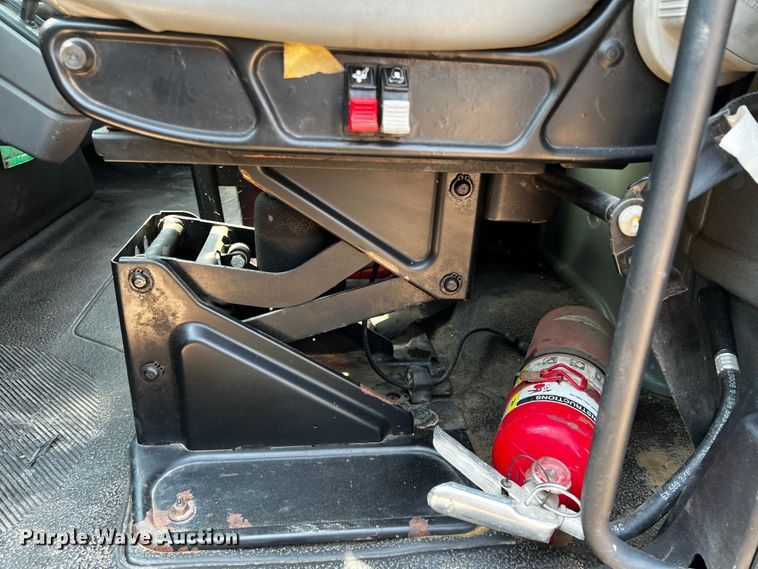 image for item DP4023 2005 International 4300  box truck