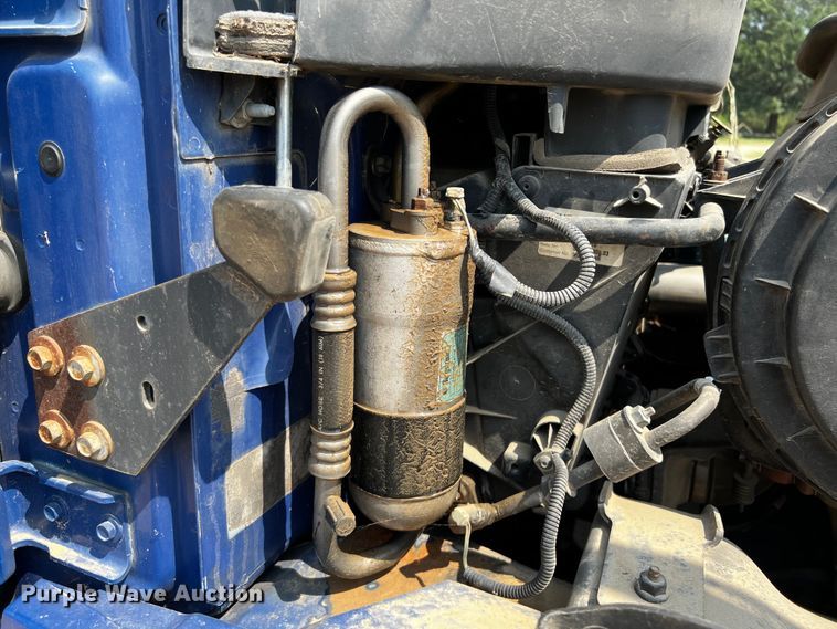 image for item DP4023 2005 International 4300  box truck