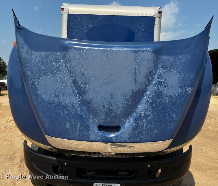 image for item DP4023 2005 International 4300  box truck