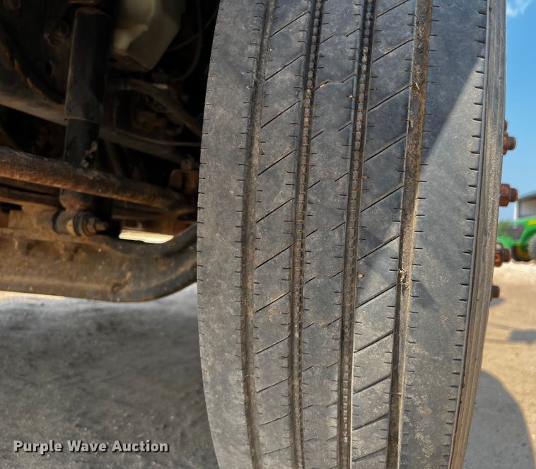 image for item DP4023 2005 International 4300  box truck