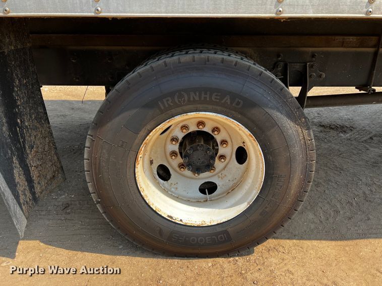 image for item DP4023 2005 International 4300  box truck