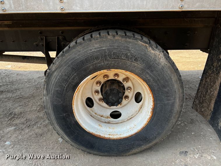 image for item DP4023 2005 International 4300  box truck